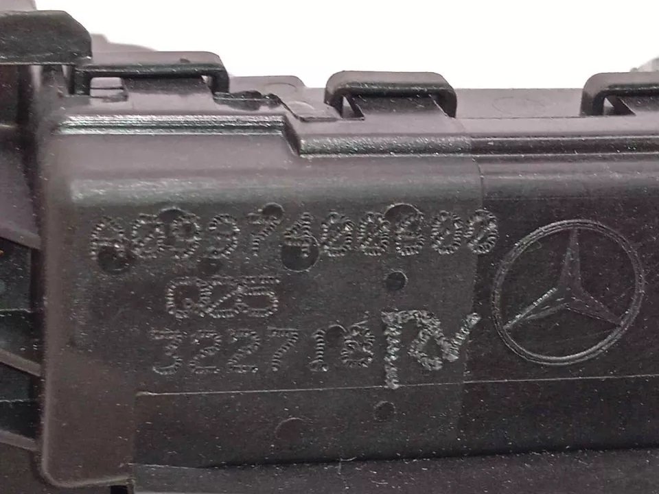 Original Lock Trunk Gate 7407381 A0997400600 for Mercedes GLA