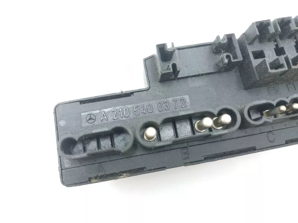 Original Fuse Box Control Module A2105400372 Used for Mercedes