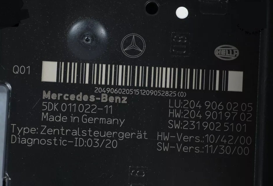 Rear Fuse Relay Box Module 2049060205 OEM 81k for 12-14 Mercede W204 C250 C300 C350